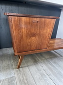 Mobile audio vintage in teak