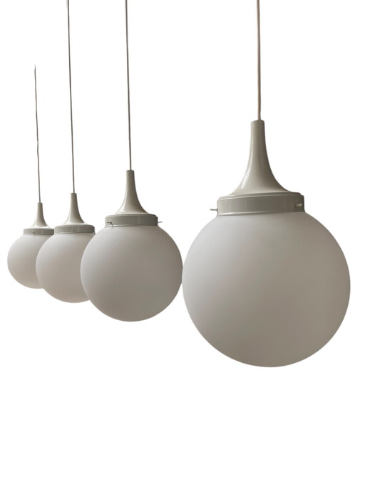 Lampada da sospensione in smalto opalino, Glashutte Limburg 