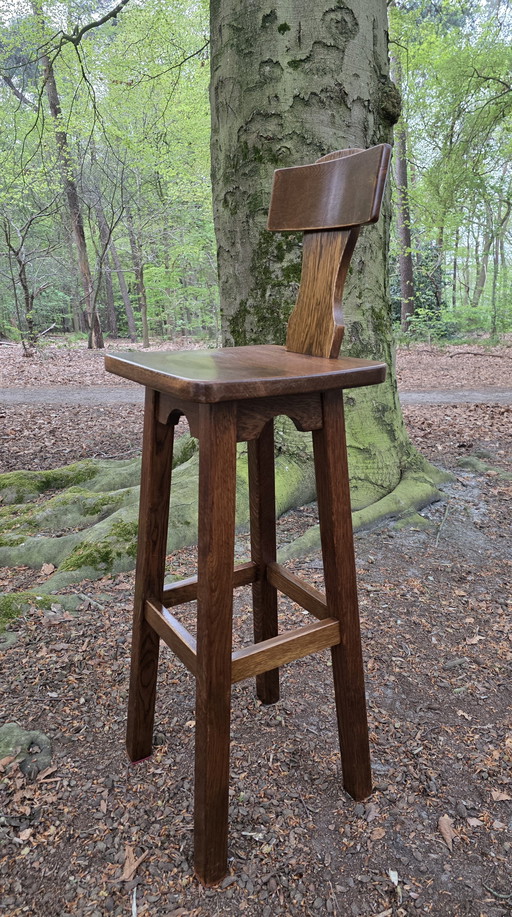 Conjunto de taburetes de bar de roble vintage con silla de capitán