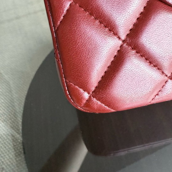Image 1 of Borsa Chanel Classic Flap Jumbo - Doppia patta 30 cm in pelle di agnello trapuntata rosso scuro con finiture argentate, serie 15
