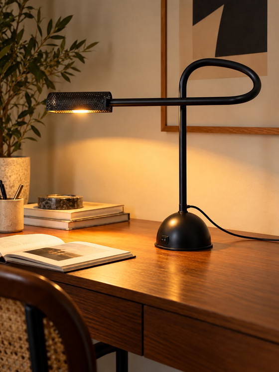 Vintage black desk lamp – 80s design – Luxo, Table lamps, Metal (photo 2 of 12)