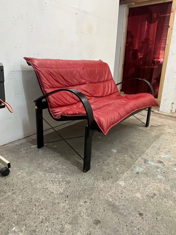 Divano Polhem vintage IKEA – Design Tord Björklund, pelle rossa – Divani 2 posti, Leather, Metal (photo 3 of 5)