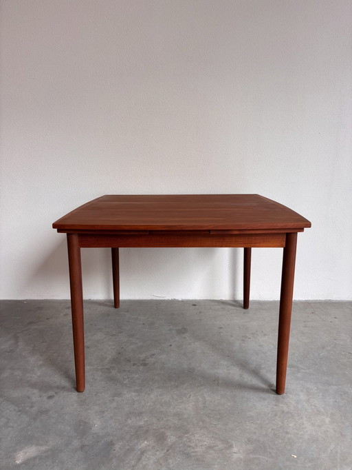 Vintage uitschuifbare eettafel vierkant teak 