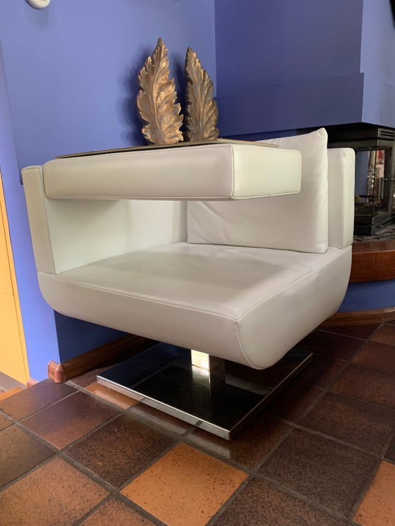 Image 1 of Sillón de diseño Jori Chillap de cuero Konia blanco