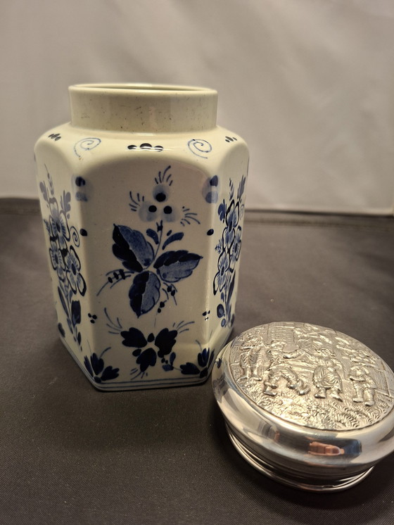Image 1 of Vintage Delfts stijl potje met zilveren deksel