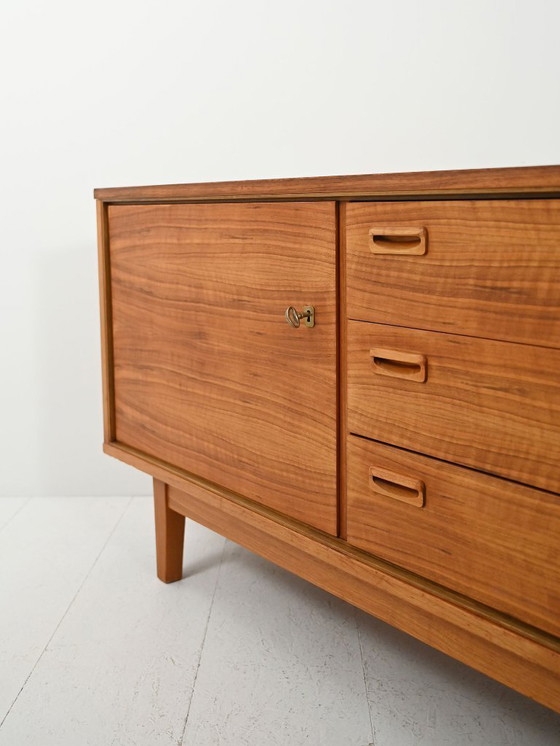 Image 1 of Credenza vintage in noce degli anni '60