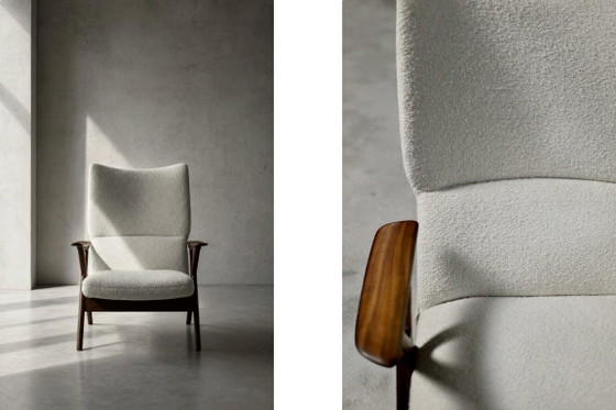 Image 1 of Poltrona alta vintage in teak e tessuto bouclé bianco, stile moderno norvegese di metà secolo, anni '60.