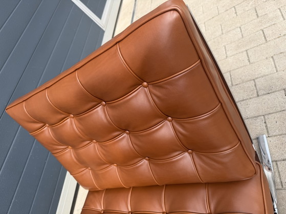 Image 1 of 2 sofás Knoll Barcelona relax + otomana, color coñac Venezia