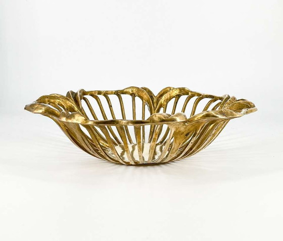 Image 1 of Vintage bol en laiton en forme de fleur Art déco