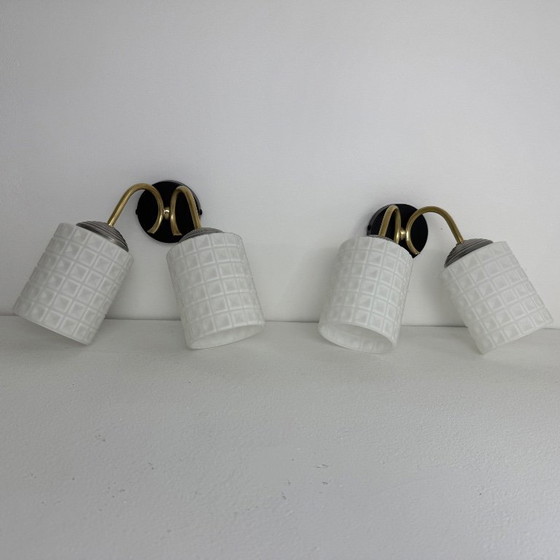 Image 1 of COPPIA DI APPLIQUE DOPPIE OPALINE VINTAGE ANNI '50