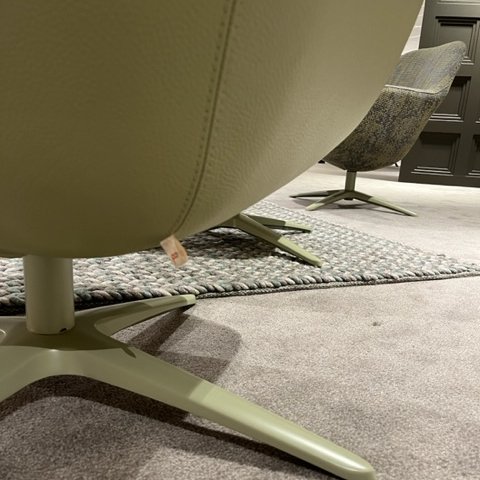 Image 1 of Pode Spot One fauteuil met poef