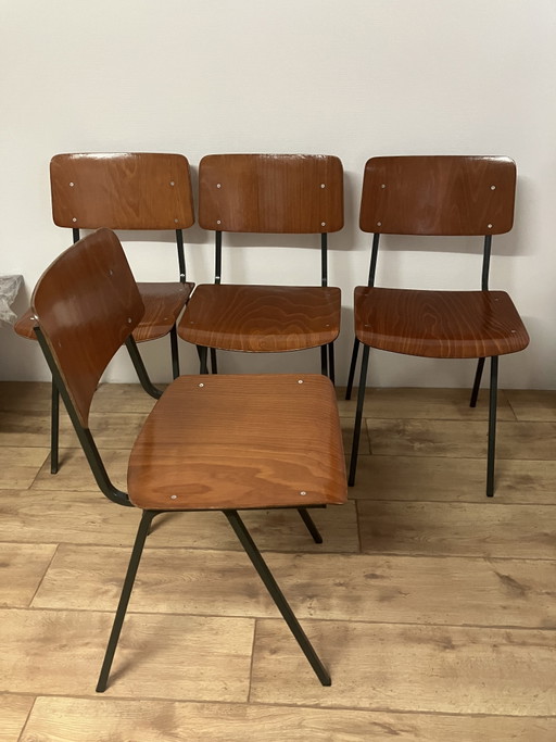4 sedie scolastiche vintage Marko in ottime condizioni.