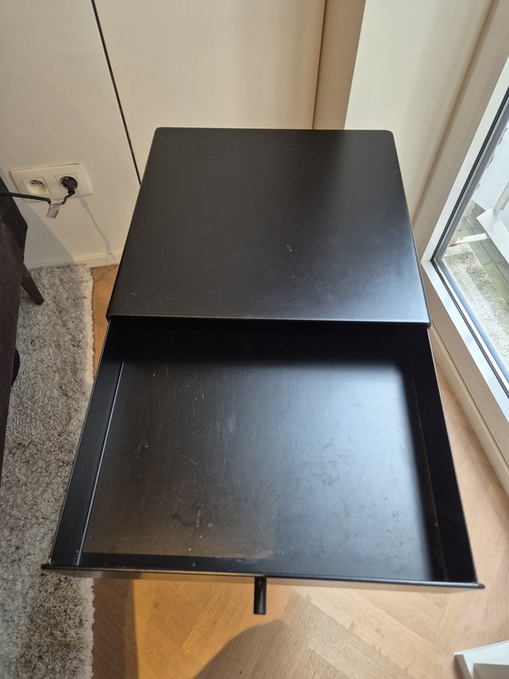 Image 1 of 2 mesitas de noche de hierro