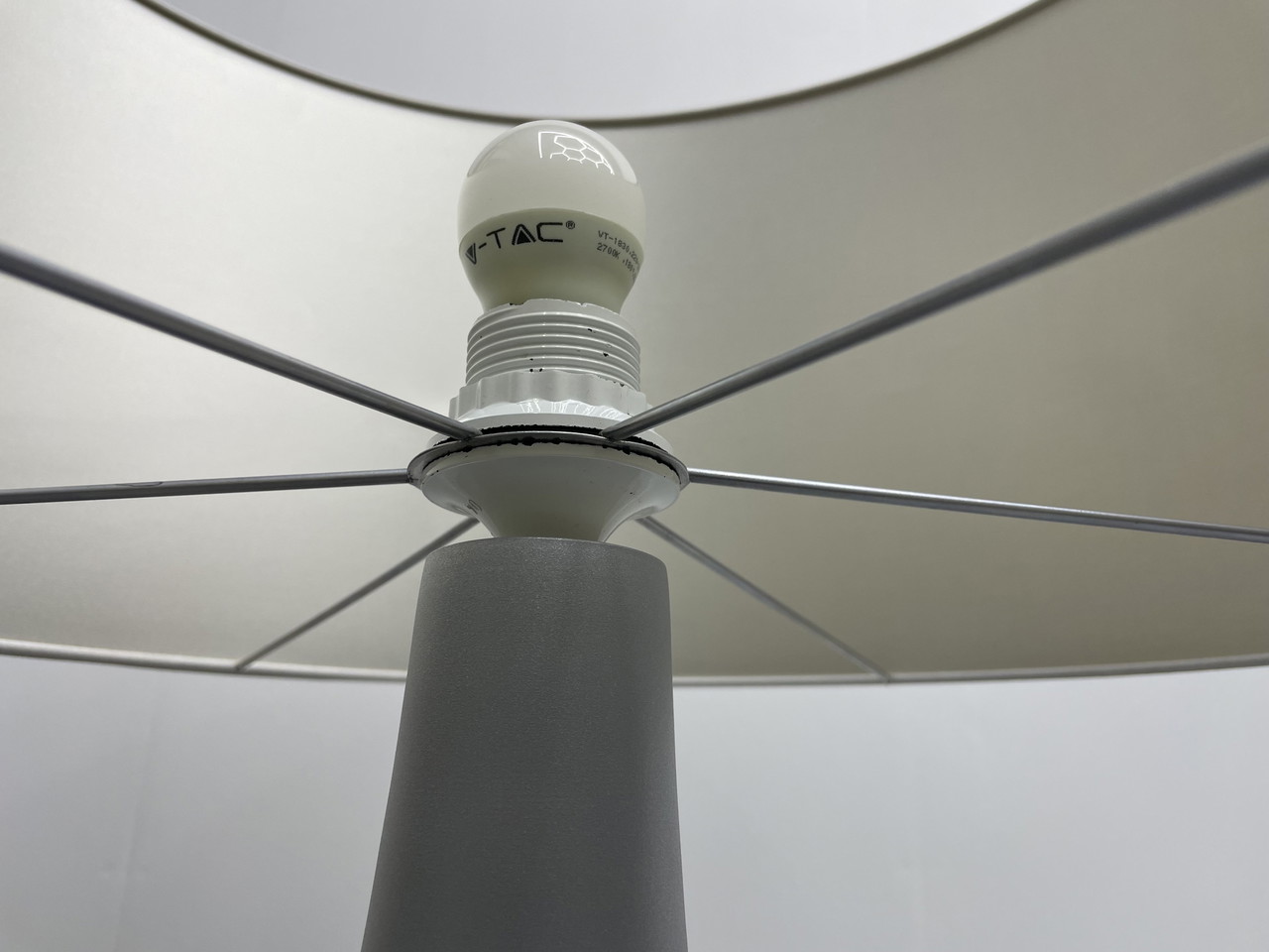 Space Age XL table lamp | €450 | Whoppah