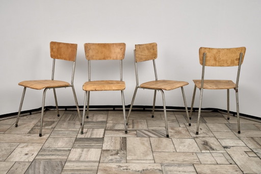 Set van 4 vintage stoelen, jaren 60, Tsjechoslowakije – eetkamerstoelen, Wood (photo 2 of 19)