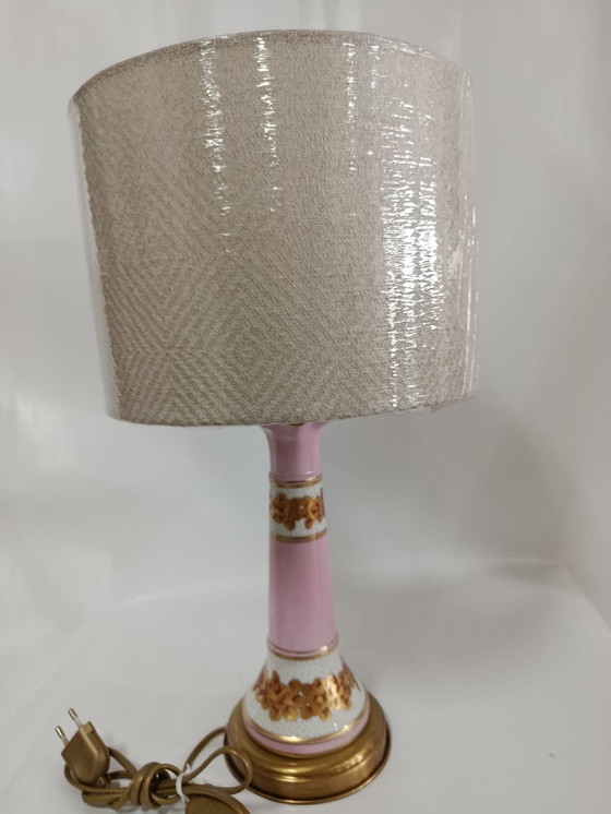 Image 1 of vintage-style table lamp