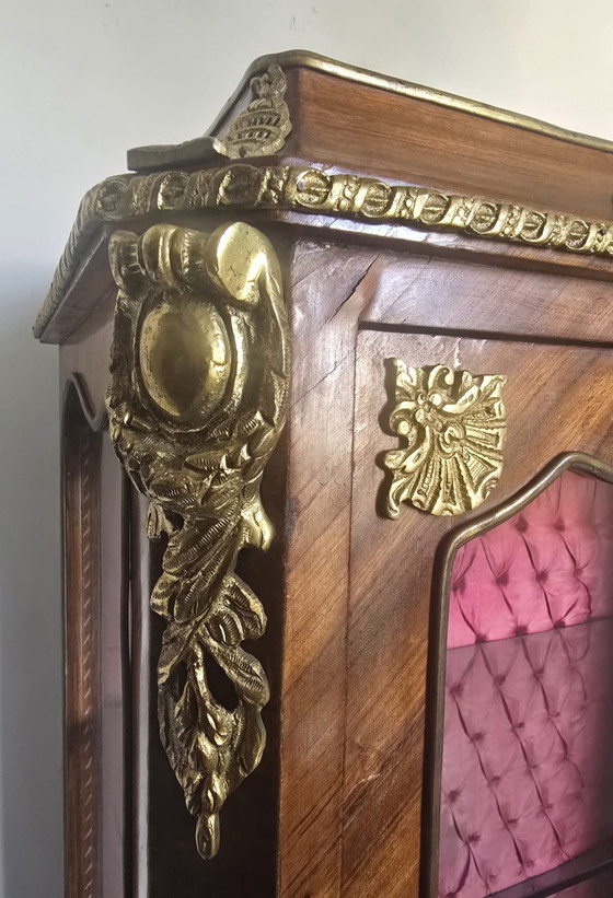 Louis XV Vitrinekast – Vitrinekasten, Glass, Velvet (photo 7 of 13)