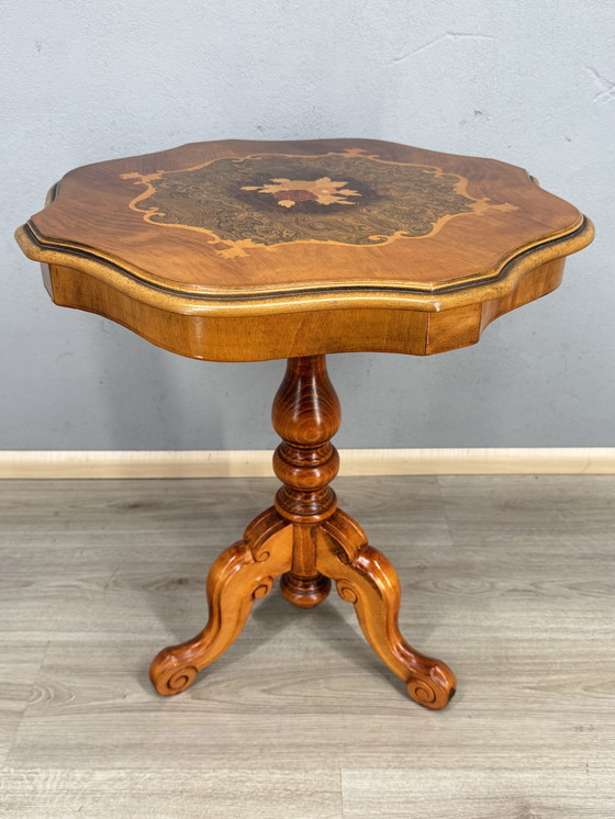 Image 1 of Französischer Beistelltisch aus Holz Weintisch mit Intarsien