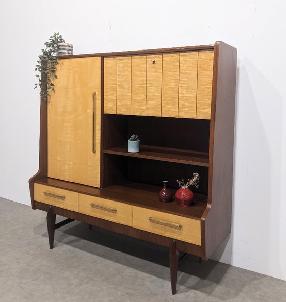 Image 1 of Tweekleurig highboard, jaren 50
