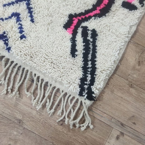 Image 1 of Authentiek Marokkaans Azilal Berber tapijt – Natuurlijke wol – 150 x 100 cm