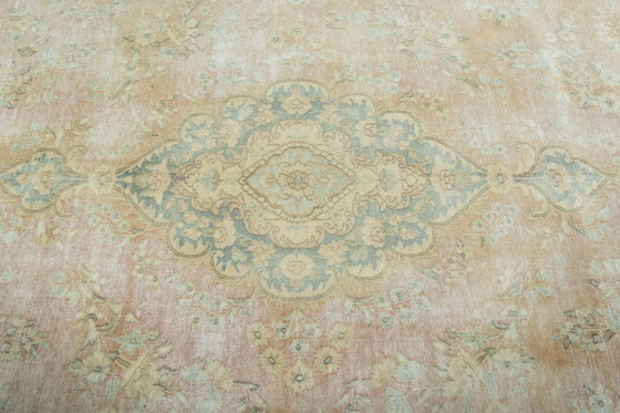 Image 1 of Handgeknoopt Vintage Royal vloerkleed - 379 x 304 cm - Fijne pastelkleuren