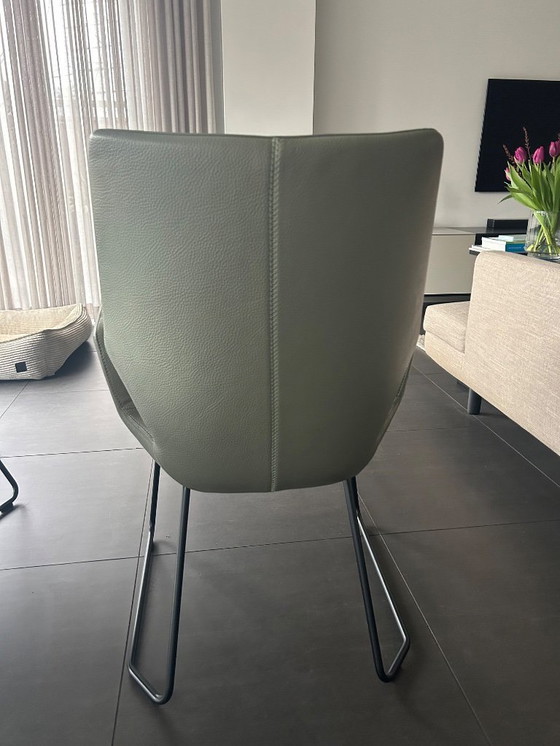 Image 1 of Leolux dining table Bondi T02-901 with 4 matching chairs