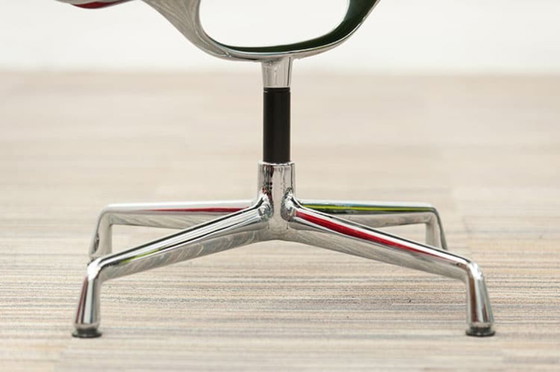 Image 1 of Vitra Ea 108 Drehstuhl