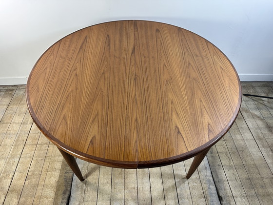 Image 1 of Mesa extensible redonda de teca G-Plan con diseño de mariposa, década de 1960