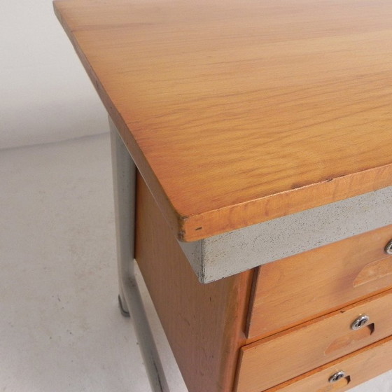 Image 1 of Industrieel bureau met 2 ladeblokken, jaren 60