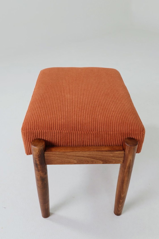 Image 1 of Ensemble vintage fauteuil et pouf en velours côtelé orange, Henryk Lis, 1960, Pologne