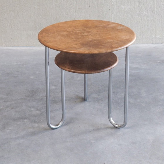 Bauhaus-Beistelltisch mit zwei Ebenen – Beistelltische, Chrome, Leather (photo 4 of 15)