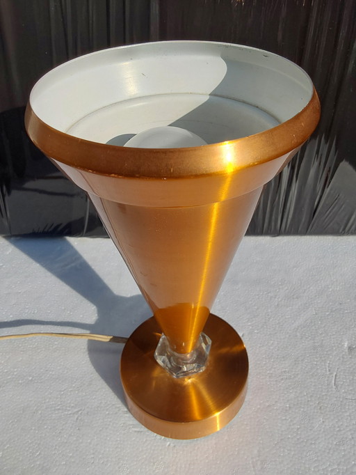 Chalice shape table lamp gold color spot lamp