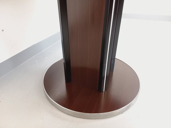 Image 1 of Table ronde de repas vintage en bois d’ébène et métal chromé style Space Age / Diner des années 70 avec rallonge intégrée