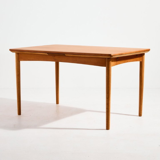 Image 1 of MK11104 Table de salle à manger restaurée en teck et chêne