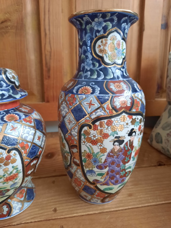 Image 1 of Imari cabinet set Porcelain vases