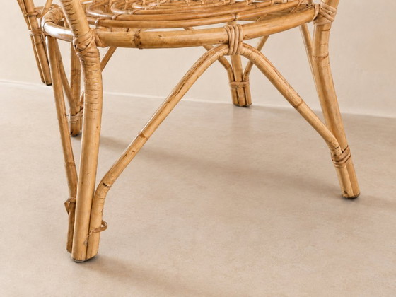 Image 1 of Sillón holandés de mediados de siglo con mesa auxiliar, década de 1960.