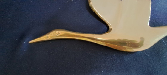 Decorazione murale in ottone con due cigni volanti, Decorazioni murali, Dorato, Vintage (foto 2 di 9)