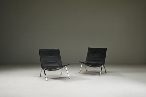 Ensemble de deux chaises longues PK22 par Poul Kjærholm pour Fritz Hansen, Danemark des années 1950.