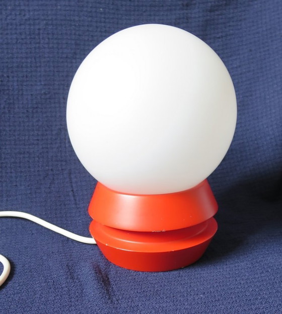 Image 1 of Temde Type 4 lampe de table lampe de table boule blanche pied orange