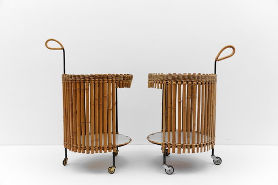 Image 1 of Set van 2 Mid-Century Modern ronde serveerwagens van bamboe, jaren 60,