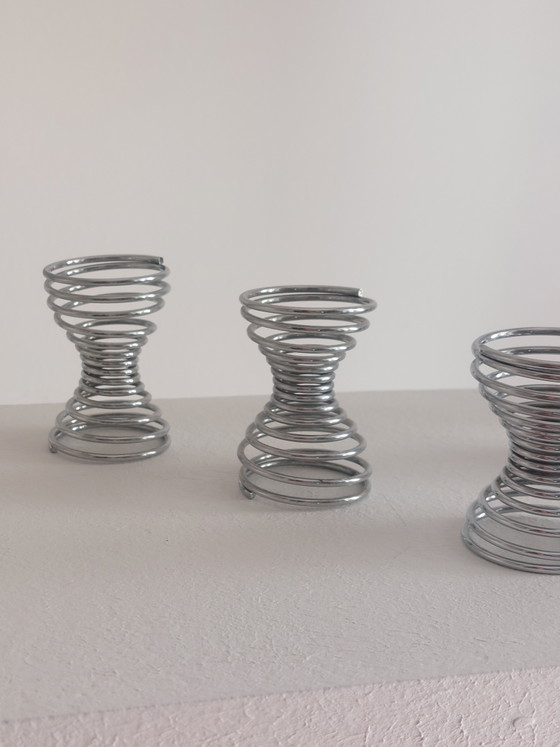 Image 1 of Decorazione a spirale per portauova in stile Memphis postmoderno vintage