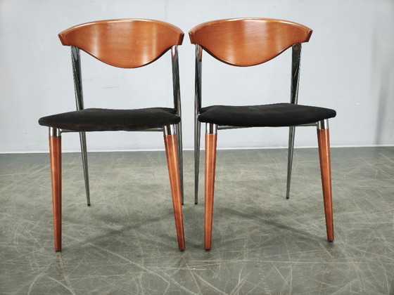 Paco Capdell Set aus acht spanischen Esszimmerstühlen aus Chrom, Holz und Samt – Wood (photo 15 of 21)