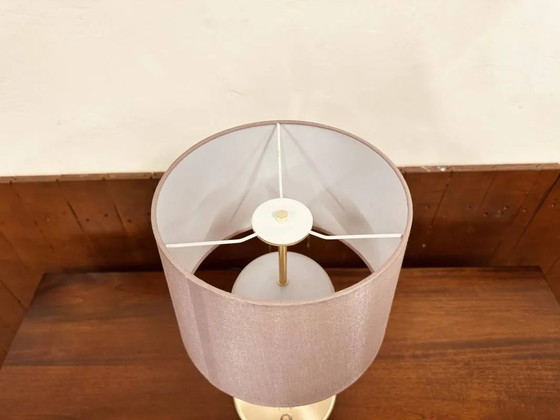 Lámpara de mesa clásica de latón, Lámparas de mesa, Vintage (foto 8 de 9)