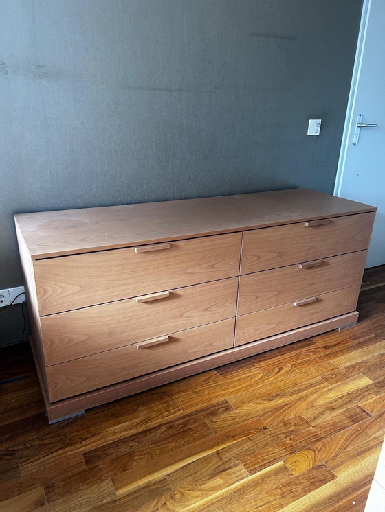 Image 1 of Buffet à 6 tiroirs de Tissetante. Bois de noyer. Dimensions 170x55x70h