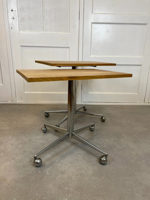 Ensemble de tables d'appoint mobiles avec plateau en chêne