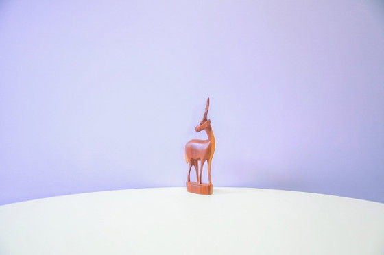 Antilopen-Skulptur aus Teakholz – Dekorative Objekte, Wood (photo 4 of 5)