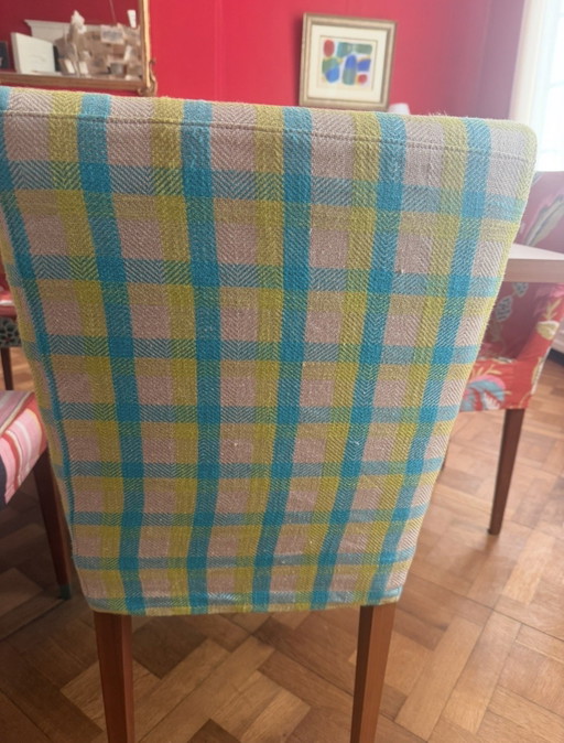 10 Stühle der Designers Guild plus Tisch