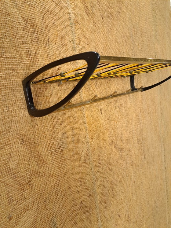 Image 1 of Porte-manteau des années 1950 avec crochets en laiton et noir, n° 19