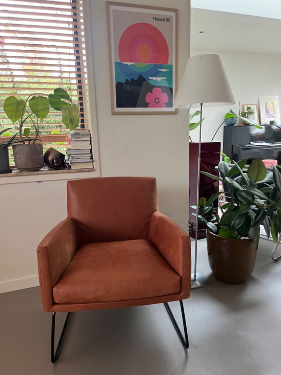 Image 1 of Design in stock beautiful & stylish leather chair