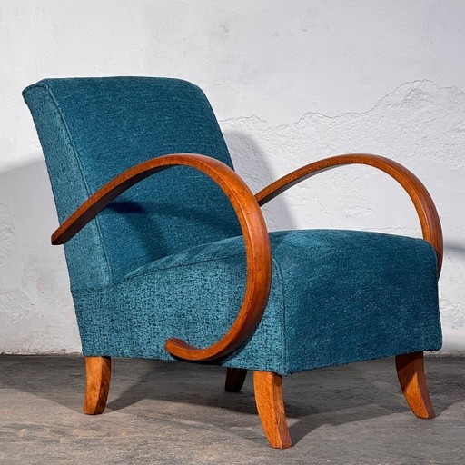 Een paar Halabala H-410 fauteuils, volledig gerestaureerd, jaren 30.